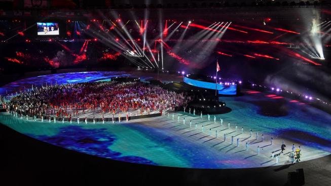 Seluruh atlet peserta Asian Games tampil pada Upacara Penutupan Asian Games ke 18 Tahun 2018 di Stadion Utama Gelora Bung Karno, Senayan, Jakarta, Minggu (2/9). ANTARA FOTO/INASGOC/Afriadi Hikmal