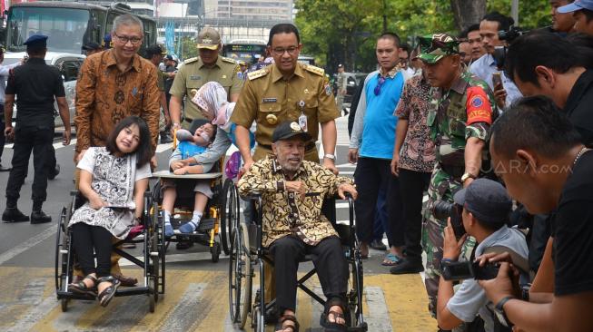 Kegiatan tersebut dalam rangka memperingati Hari Pelanggan Nasional. [Suara.com/Muhaimin A Untung] 