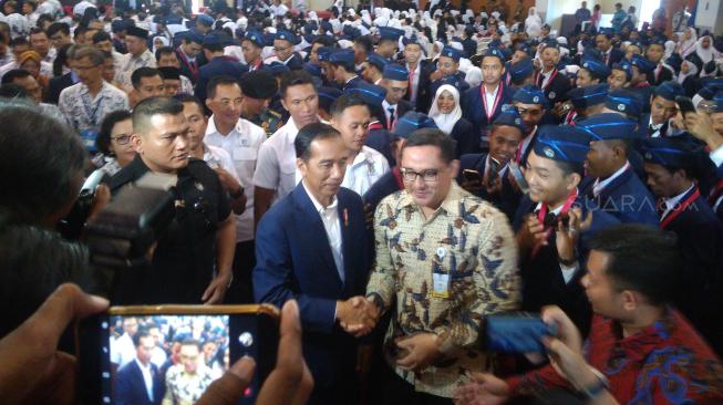 Jokowi Tegaskan Tunjangan Profesi Guru Dihapus adalah Hoaks