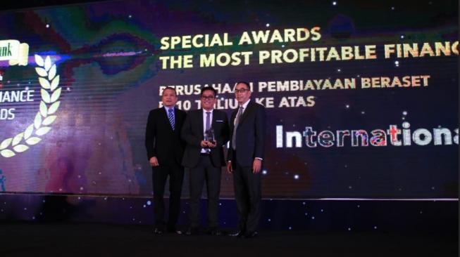 FifGroup Raih 3 Penghargaan di Infobank Multifinance Award 2018