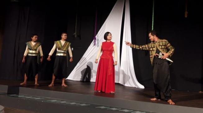 Galeri Indonesia Kaya menyajikan ragam pertunjukan seru dan inspiratif dengan tema Indonesia Tengah dan Timur berjudul "Nara". (Suara.com/Silfa Humairah)