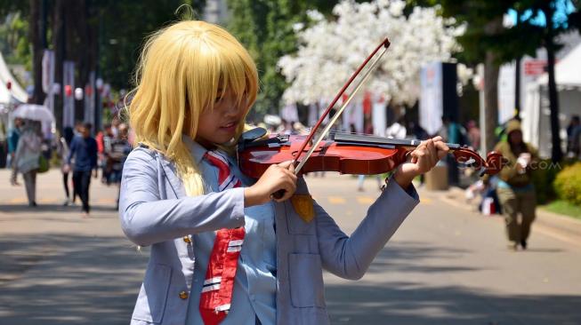 Sejumlah pengunjung di Festival Budaya Pop Jak-Japan Matsuri 2018, di Gelora Bung Karno Senayan, Jakarta, Minggu (9/9). [Suara.com/Muhaimin A Untung]