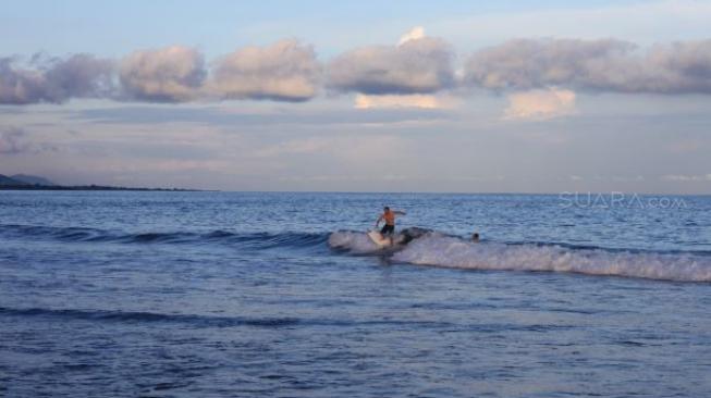 Pantai Pasir Hitam di Bali. (Suara.com/Silfa Humairah)