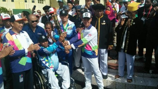 Masyarakat Ternate Antusias Sambut Kirab Obor Asian Para Games