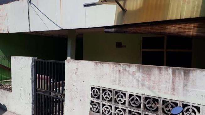 Foto rumah kediaman Salma, korban perampokan dan kekerasan. (Suara.com/Welly Hidayat)