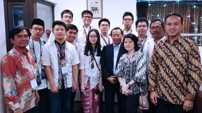 Pelajar DKI Jakarta Raih Perak Olimpiade Metropolis di Moskow