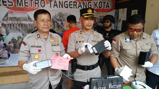 Kuras ATM Nasabah untuk Beli Iphone X, Karyawan BNI Ditangkap