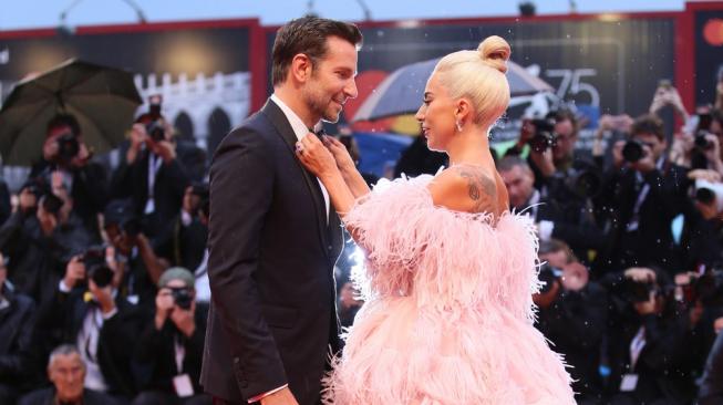 Warganet Ngakak, Begini Kalau Lady Gaga Dikacangin Bradley Cooper