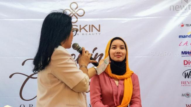 dr. Rimenda menekankan faktor hormonal bisa sebabkan flek hitam [Suara.com/Firsta]