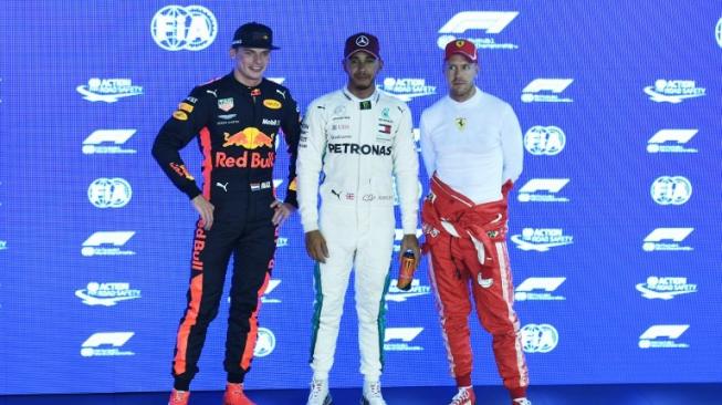 'Asapi' Vettel, Hamilton Raih Pole Position F1 GP Singapura