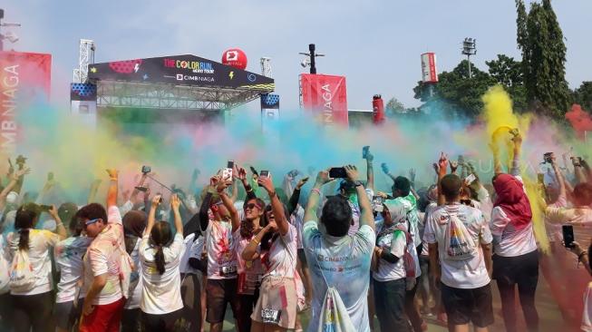 Promosi Gaya Hidup Sehat secara Menyenangkan Lewat The Color Run