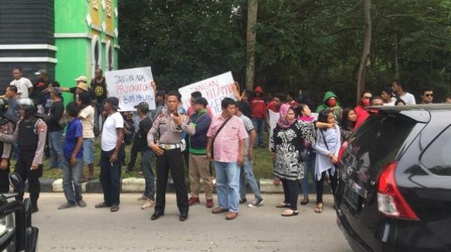 Datang ke Batam, Ratna Sarumpaet Ditolak dan Dicegat di Bandara