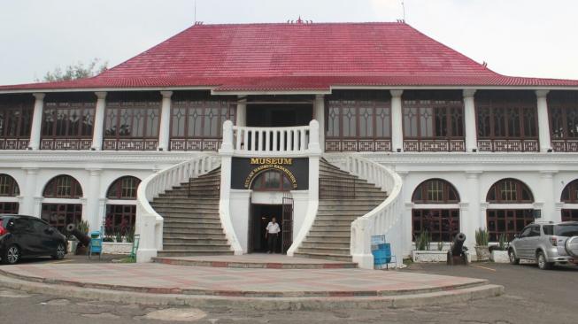 Yuk Napak Tilas Sejarah Palembang Museum Sultan Badaruddin II