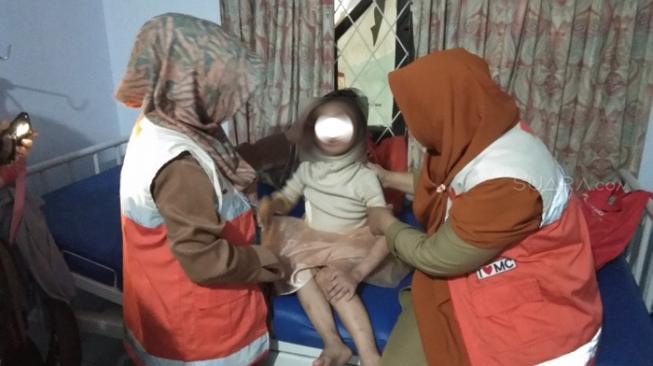 Disekap Ibu Bersama 6 Anjing, Kesehatan Balita Us Menurun