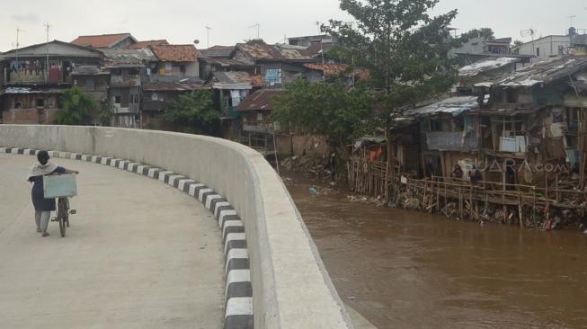 Bantah Hapus Program Jokowi, Pemprov DKI: Normalisasi Sungai Masih Berjalan