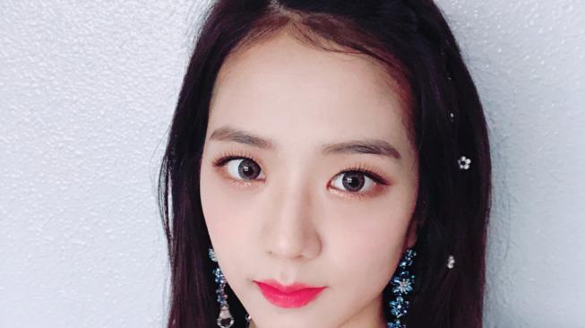 5 Tips Makeup Natural ala Jisoo BLACKPINK, Mau Coba?