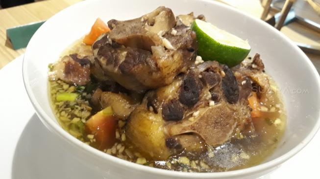 Cicipi Makanan Fusion ala Clovia, Sop Buntutnya Juara !