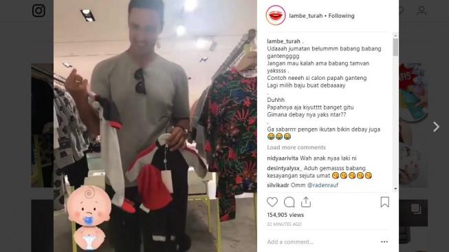 Hamish Daud berbelanja baju bayi. [instagram/Lambe_Turah]