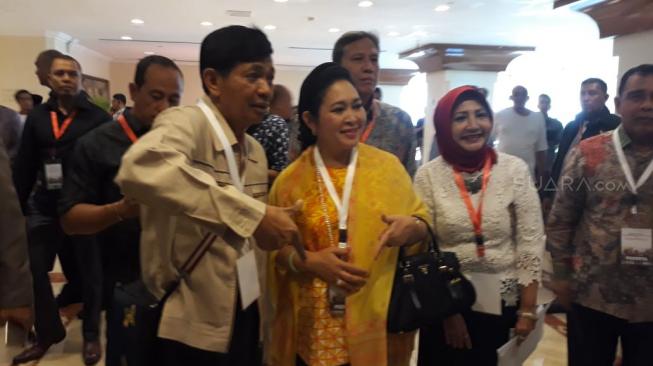 Serangan Titiek Soeharto ke Jokowi: Sampai Cangkul Diimpor