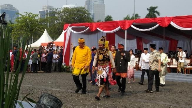 Kenakan Kostum Gatot Kaca  Rommy Ingin Tangkal Pemilu dari 