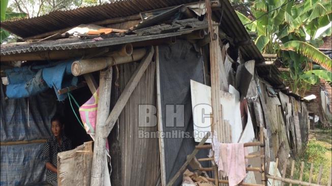 Sembilan Tahun Pasutri di Panggung Rawi Tinggal di Gubuk, Bantuan Sulit karena Terkendala Aturan