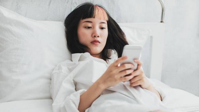 Ternyata Ini 7 Alasan Sederhana Mantan Tiba-Tiba Ngechat!