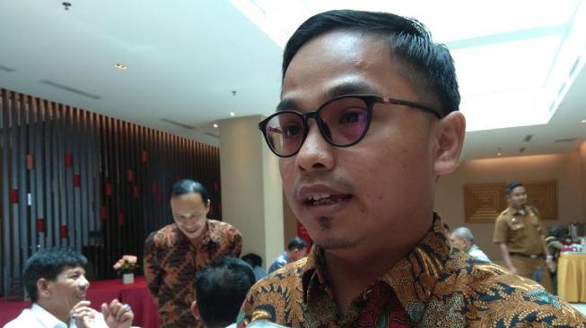 Bawaslu Padang Ancam Copot APK Partai dan Caleg Jika Tak Sesuai Aturan