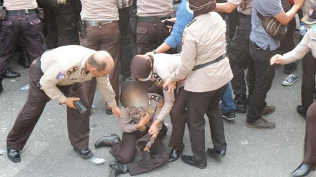 Demo Mahasiswa Ricuh, 6 Polwan Jadi Korban Pelecehan