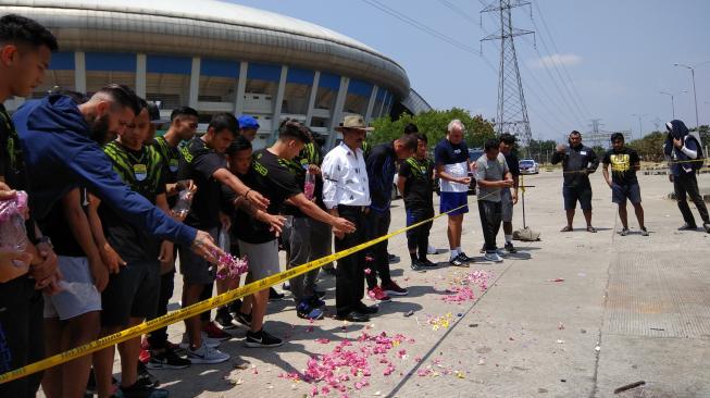 Kutuk Pengeroyokan Haringga, Manajer Persib akan Lakukan Ini