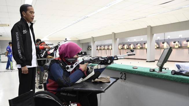 Jokowi Berikan Semangat Atlet Asian Para Games Saat Berlatih