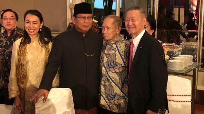 Calon Presiden nomor urut 2 Prabowo Subianto, menghadiri acara perayaan Hari Nasional ke-69 Republik Rakyat China, yang berlangsung di Hotel Shangri-La, Sudirman, Jakarta Pusat, Kamis (27/9/2018). [Suara.com/Yosea Arga Pramudita]