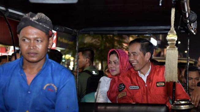 Viral Lagi, Momen Iriana Jokowi Kesal Ketika Presiden Jokowi Dipeluk Wanita yang Lebih Muda