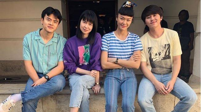 Penampilan Dion Wiyoko, Laura Basuki, Kelly Tandiono dan Rafael Smash di film Susy Susanti. (Instagram)