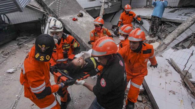 Indonesia Buka Pintu Bantuan Asing untuk Tsunami dan Gempa Palu