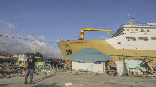 Tsunami Palu Membawa Kapal Perintis ke Jalanan