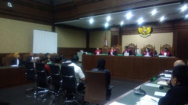 Sidang Kasus e-KTP, Jaksa KPK Hadirkan Mantan Bupati Kukar