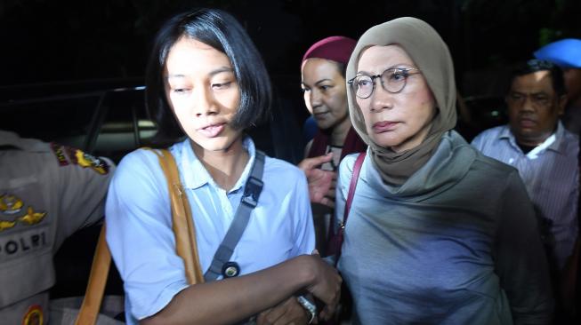 Ditangkap Semalam, Ratna Sarumpaet Masih Diperiksa Polisi