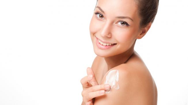 Mengenal manfaat body milk, body cream, body lotion [Shutterstock]