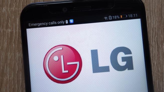 LG Pastikan Bakal Produksi Ponsel Layar Lipat