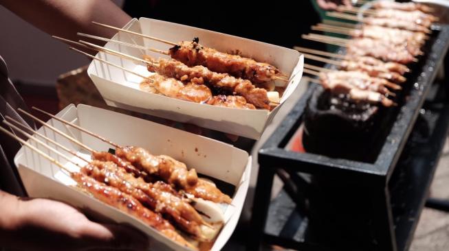 Keren, Indonesia Punya Lebih dari 200 Jenis Sate Lho!