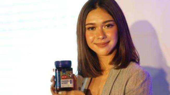 Nana Mirdad Berbagi Rahasia Atasi Jerawat dengan Bahan Madu
