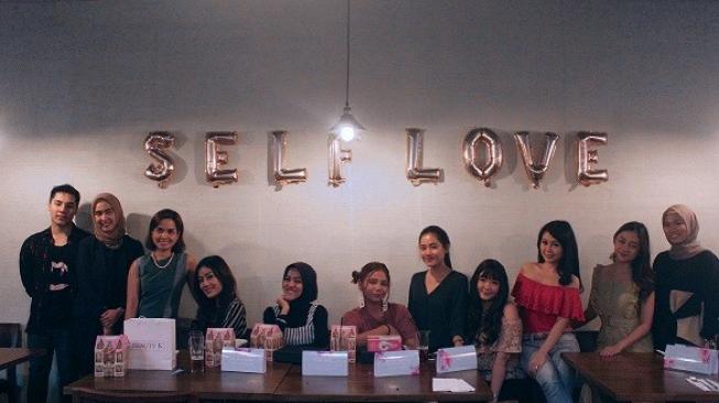 Self Love and Beauty From The Outside [WebTV Asia].