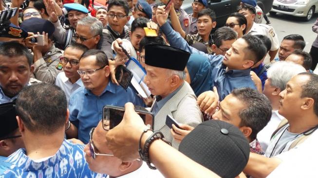 LIVE: Amien Rais Datangi Polda Metro Jaya