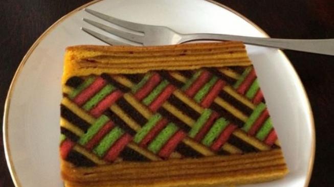 Wow, Kue Lapis Ini Pecahkan Rekor Dunia Lho!