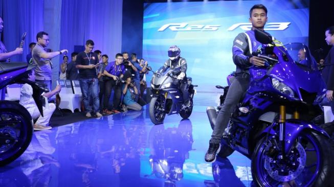 Lakukan Debut Global, Yamaha R25 Resmi Meluncur ke Indonesia