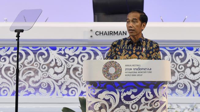 Presiden Joko Widodo menyampaikan sambutan pada Pertemuan Tahunan IMF World Bank Group 2018 di Nusa Dua, Bali, Jumat (12/10). (ANTARA FOTO )