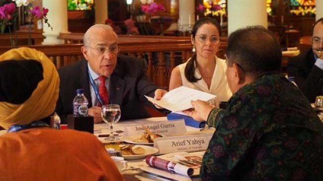 Pertemuan Kemenpar dengan OECD Secretary General Meeting di Octopus Ristorante, di Ayodya Hotel, Bali. (Dok: Kemenpar)