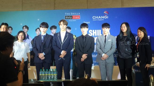 Highlihgt menggelar fanmeeting bertajuk "Shilla 4th Year Thank You"  di Bandara Changi Singapura. (Sumarni/Suara.com)