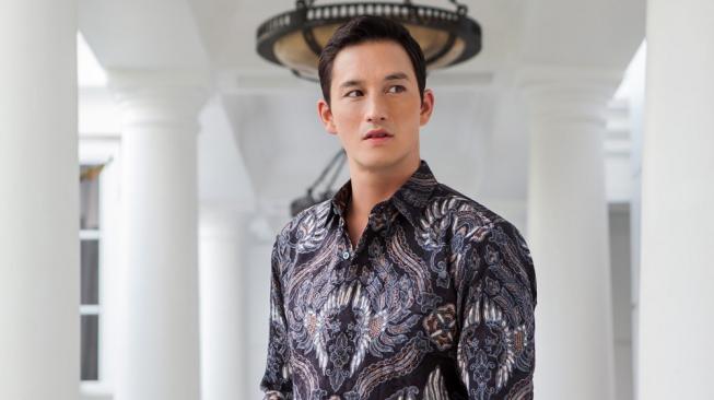 Lelaki Doyan Pakai Batik, Simak Tips Fashion Ini Ya!