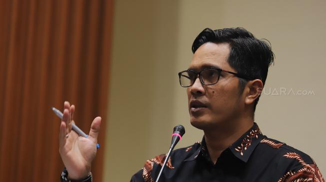 Eks Jubir KPK Kritik Gubernur Ganjar soal TMP untuk Tenaga Medis Corona